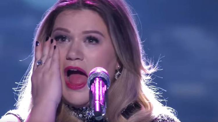 Emotional Kelly Clarkson Can't Get Through Performance, American Idol ...