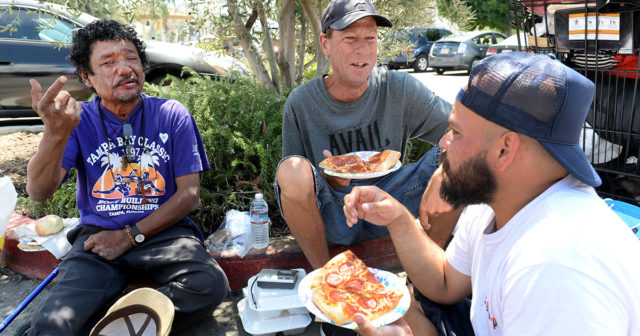 Little Caesar's Posts Heart Melting Note To Homeless Man Caught Digging ...