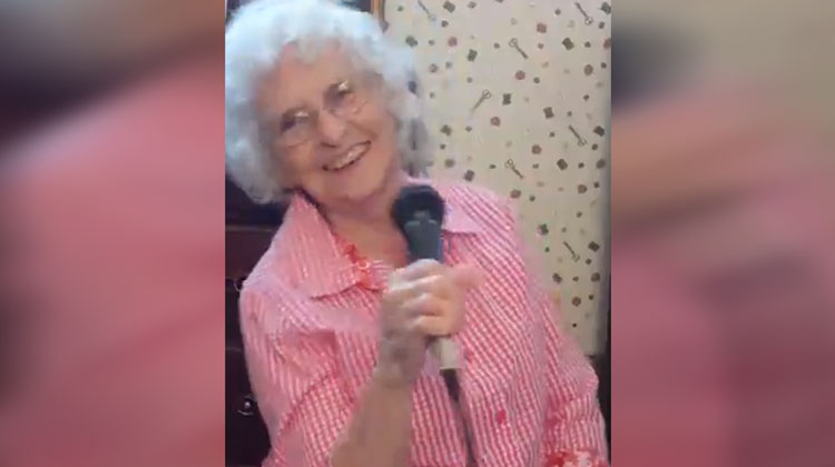 Singing Grandma Lights Up Facebook With Country Karaoke— InspireMore