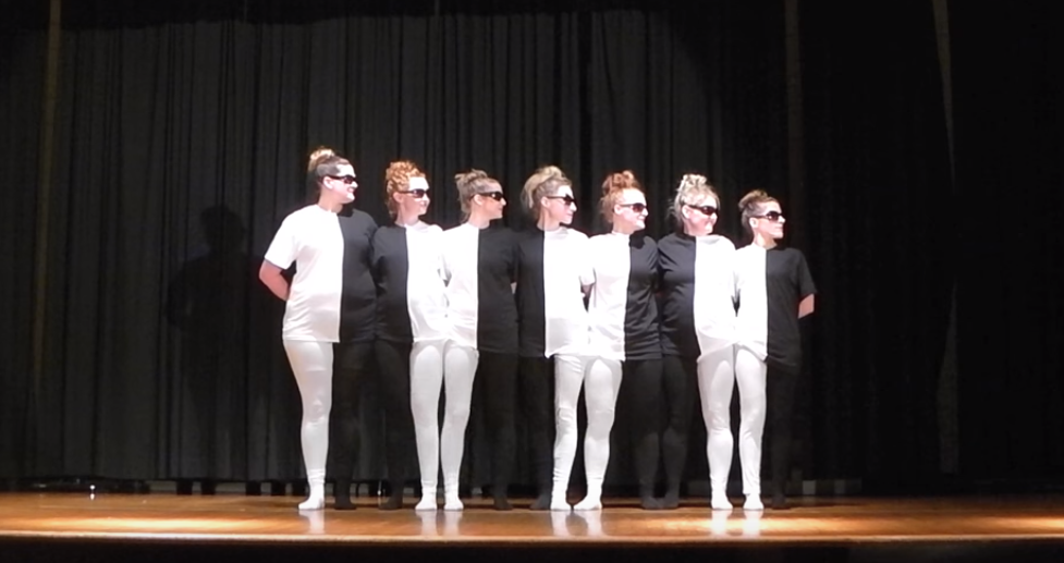 7 Young Women Perform Optical Illusion Dance Inspiremore 