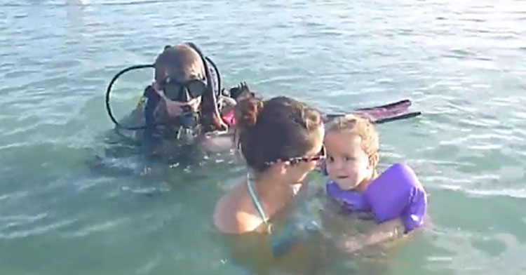 Military Husband Sneaks Up To Family In Scuba Gear. -InspireMore