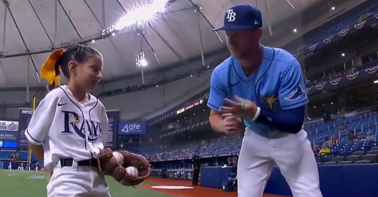 Brett Phillips visited Chloe Grimes, young fan battling cancer, gave her  glove before trade