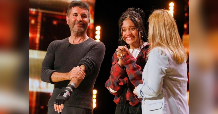 Teen With "Real Star Glow" Wins Simon Cowell's Golden Buzzer After "Lovely" Cover. – InspireMore