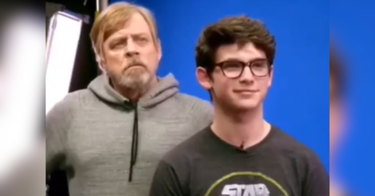 Mark Hamill Surprises Unsuspecting Star Wars Fans In The Best Way ...