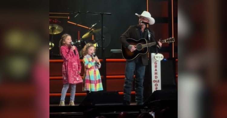 Cody Johnson And Daughters Light Up The Grand Ole Opry Stage With ...