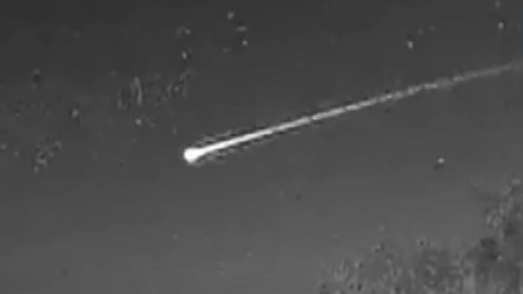 Image shows a bright object flating across the sky as recorded on the home security camera of Rebecca Woods.