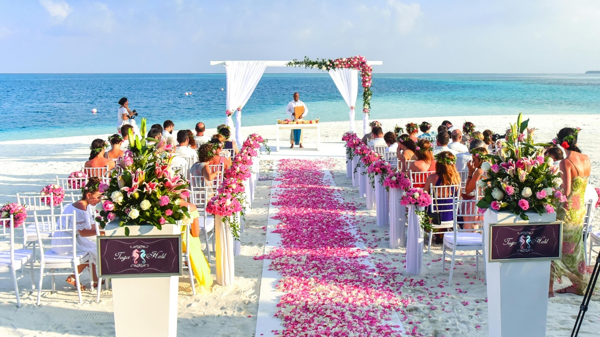 Flower girl makes a literal somersault to the altar in impressive video