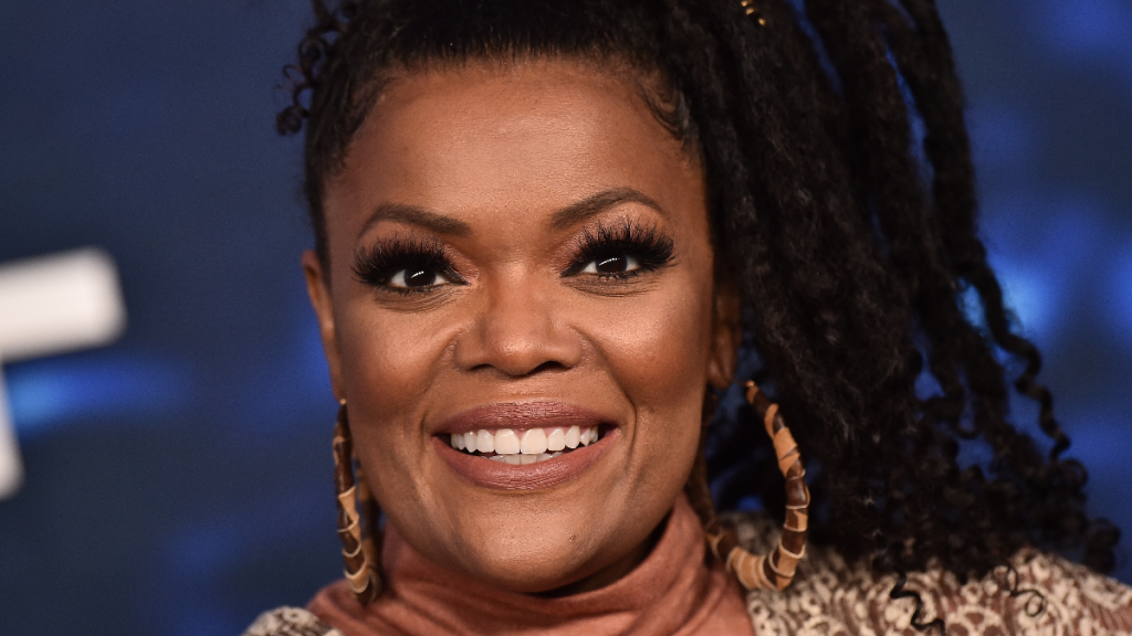 “Community” Star Yvette Nicole Brown Gets Her “Happy Ending” With Fairytale Wedding—See The DREAMY Photos