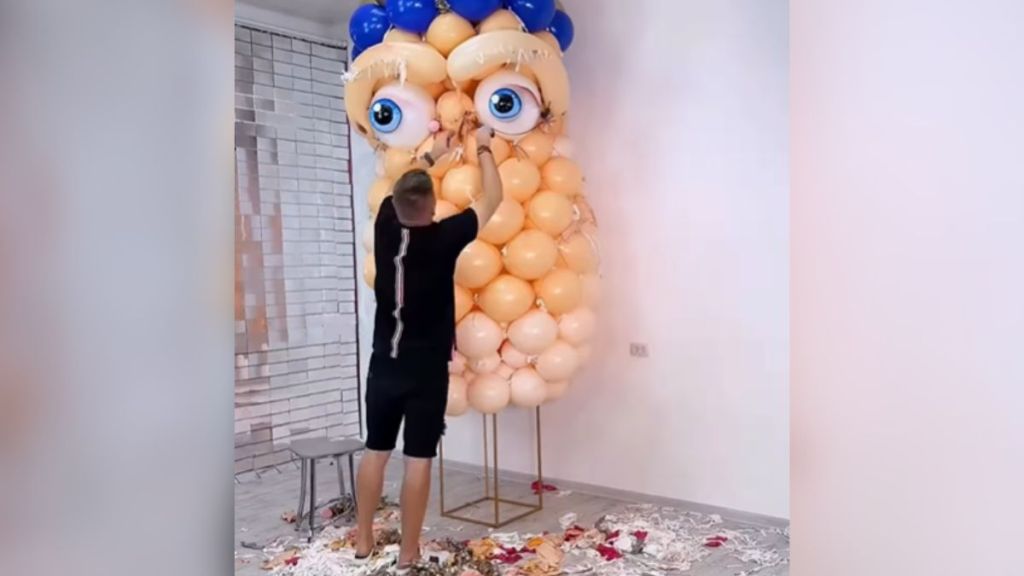 Artist Creates Incredible Balloon Art Displays That Will Pop Your Expectations!