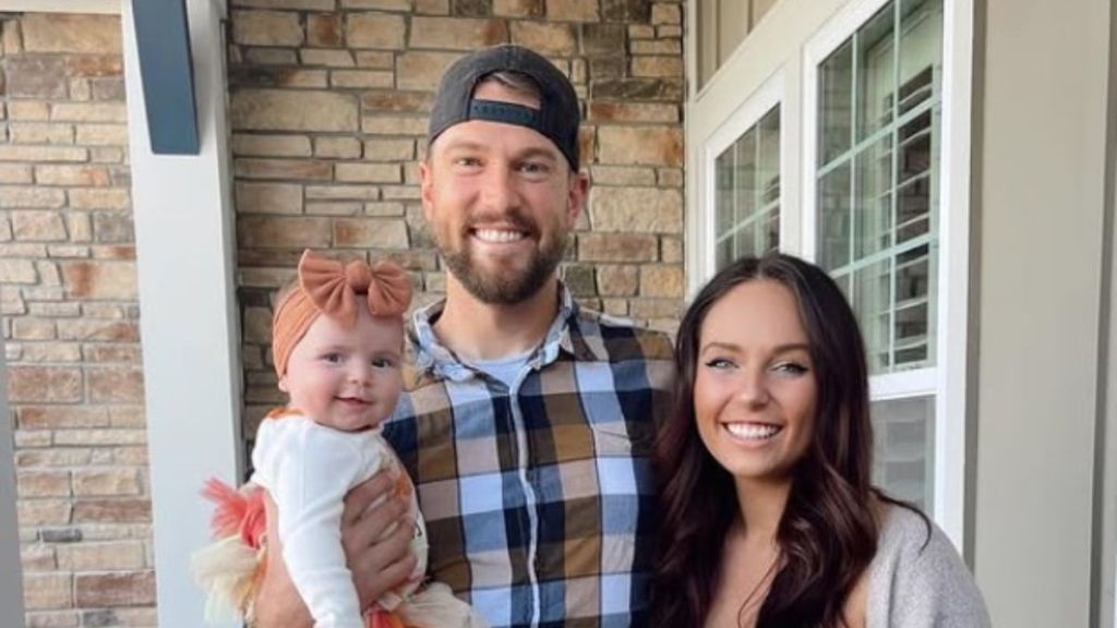 Image shows Baby Isla, Darian McCauley (Dad), and Jazlyn Herr (Mom).