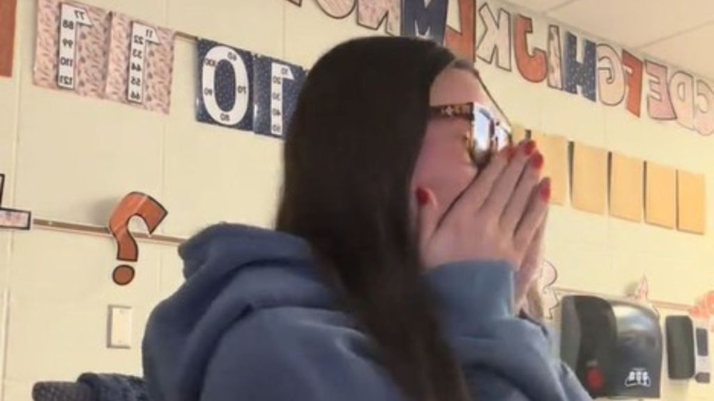 Teacher cannot keep a straight face while playing a fart prank on her 5th grade students.