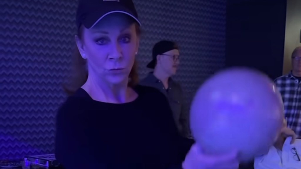 Reba McEntire Bowling